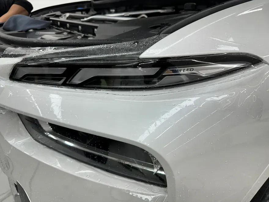 BMW X7のヘッドライトPPF施工事例｜費用目安と必要性 施工写真 1-3
