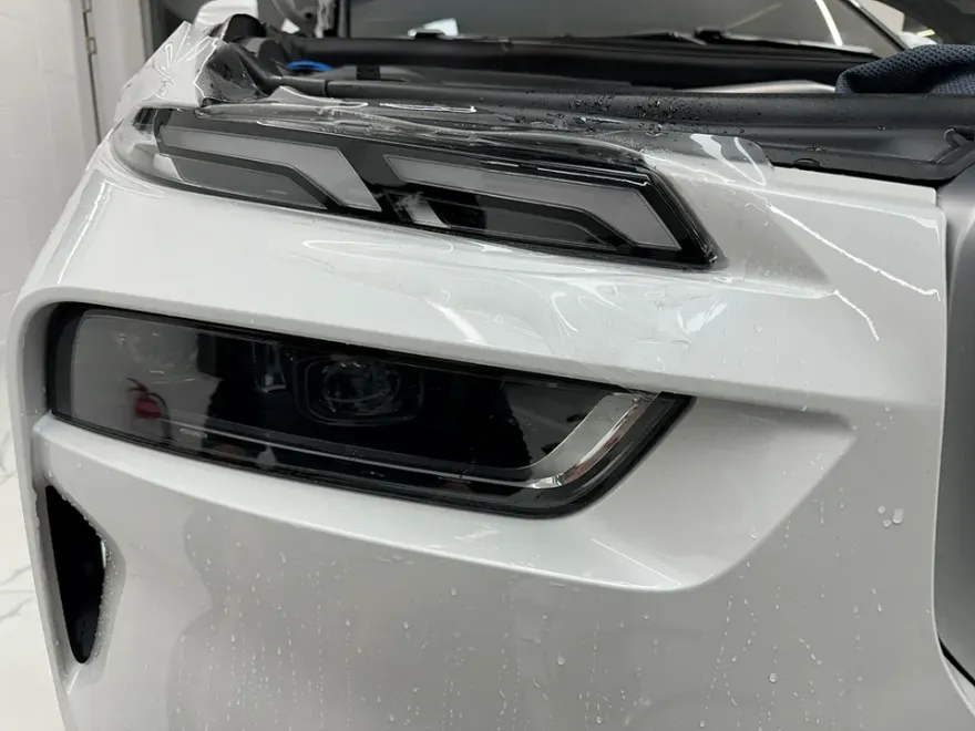 BMW X7のヘッドライトPPF施工事例｜費用目安と必要性 施工写真 3-3