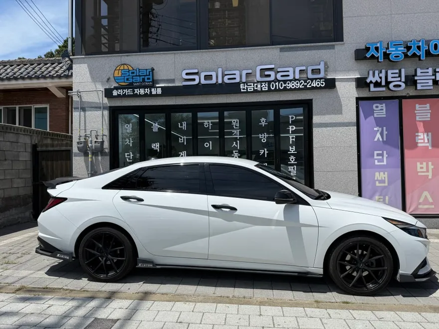 Hyundai Elantra CN7のカーフィルム施工事例｜費用目安・仕上がり 施工写真 2-1