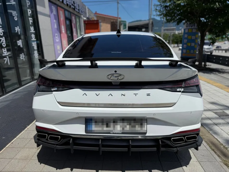 Hyundai Elantra CN7のカーフィルム施工事例｜費用目安・仕上がり 施工写真 3-1