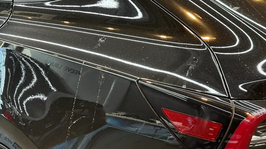 Tesla Model 3のガラスコーティング事例｜費用目安・仕上がり 施工写真 3-1