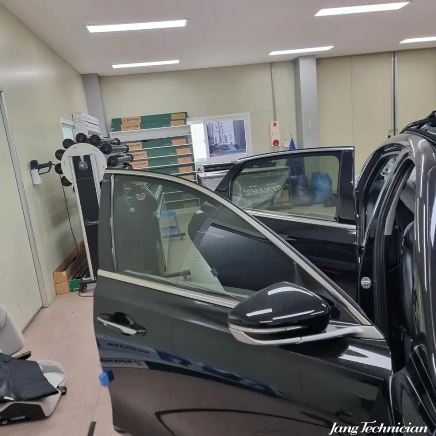 Hyundai Grandeur IGのカーフィルム施工事例｜費用目安・仕上がり 施工写真 2-3
