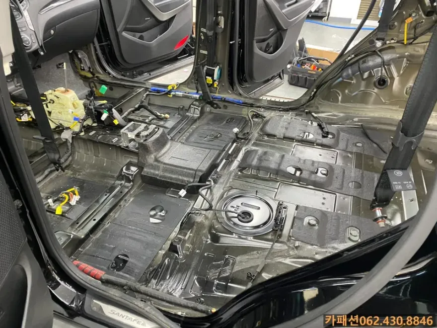 Hyundai Santa Fe DM soundproofing - Hyundai Santa Fe DM Soundproofing Review: Cost & Results photo 3