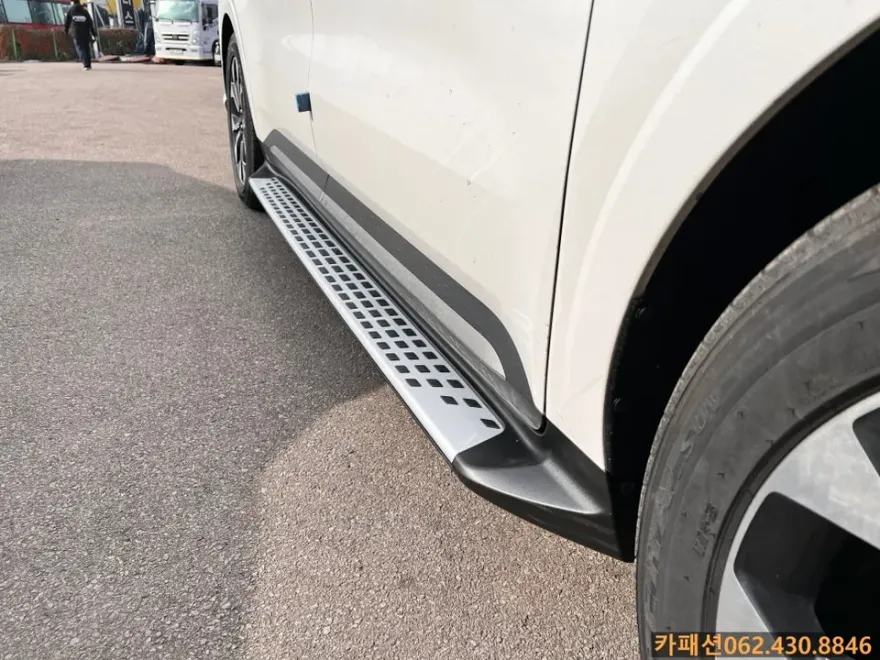 Kia Carnival KA4 body kit - Kia Carnival KA4 Body Kit Installation Review photo 3