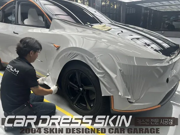 Tesla Model Y Juniperのカーラッピング事例｜費用目安・仕上がり 施工写真 1-3