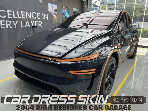 Tesla Model Y Juniperのカーラッピング事例｜費用目安・仕上がり 施工写真 2-3