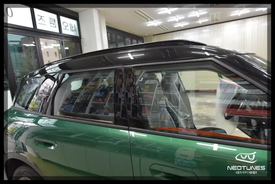 MINI Countrymanのカーフィルム施工事例｜断熱・UVカット効果 施工写真 2-1