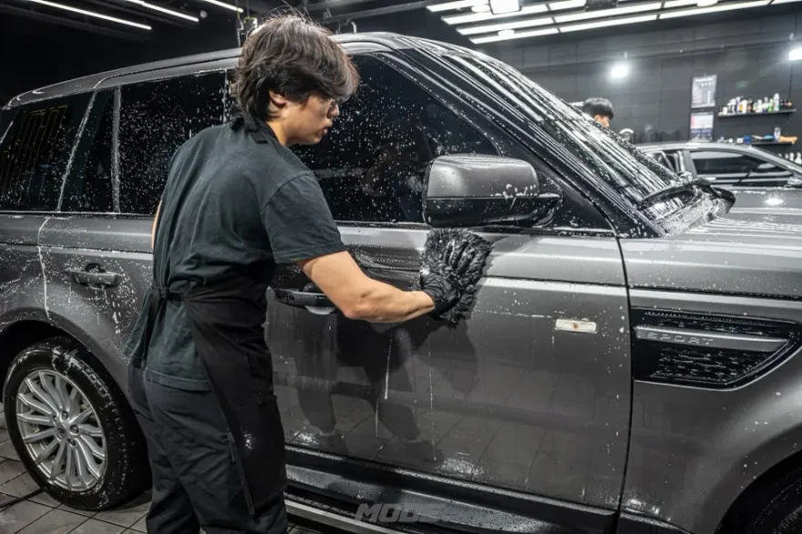 Land Rover Range Rover Sportのガラスコーティング事例|韓国での施工 施工写真 3-3