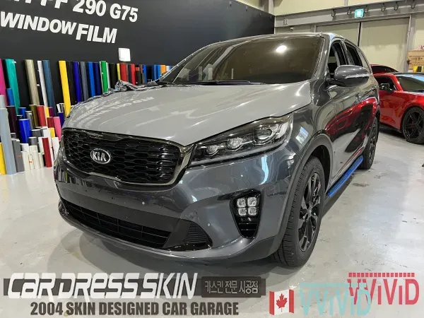 Kia Sorentoのカーラッピング事例｜マテホーンホワイトの仕上がり 施工写真 1-1