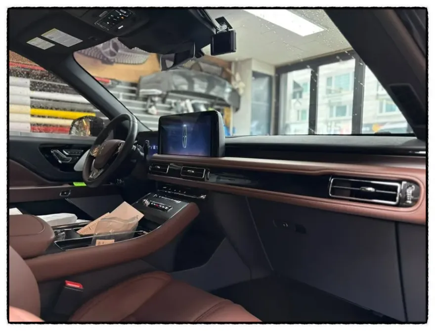 Lincoln Aviatorのカーラッピング事例|費用目安・仕上がり 施工写真 2-1