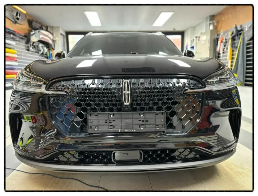 Lincoln Aviatorのカーラッピング事例|費用目安・仕上がり 施工写真 1-2