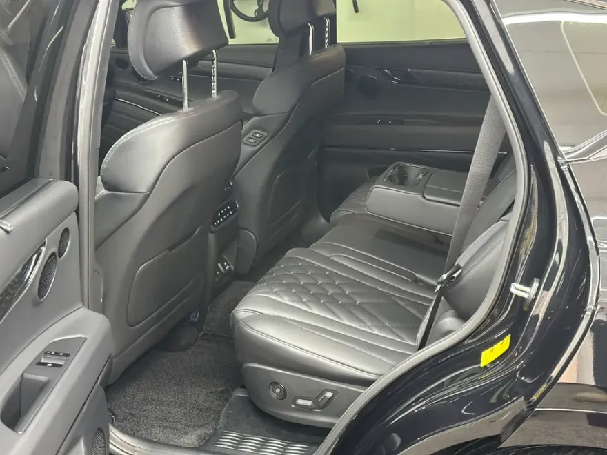 Genesis GV80 Coupeのガラスコーティング事例|費用目安・仕上がり 施工写真 3-2