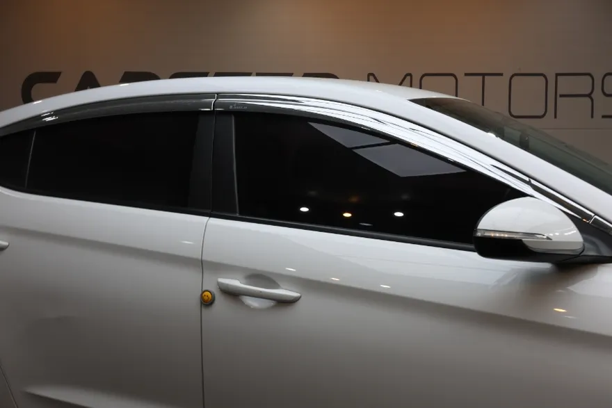 Hyundai Elantra MDのカーフィルム施工事例｜費用目安・仕上がり 施工写真 3-1