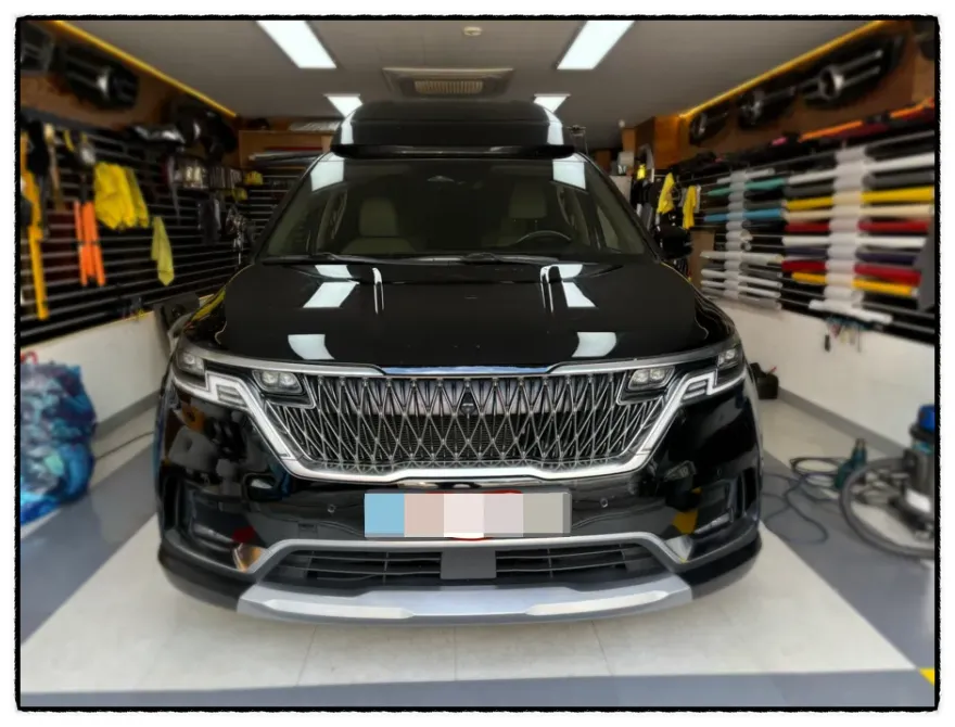 Kia Carnival KA4のカーラッピング事例｜費用目安・仕上がり 施工写真 1-2