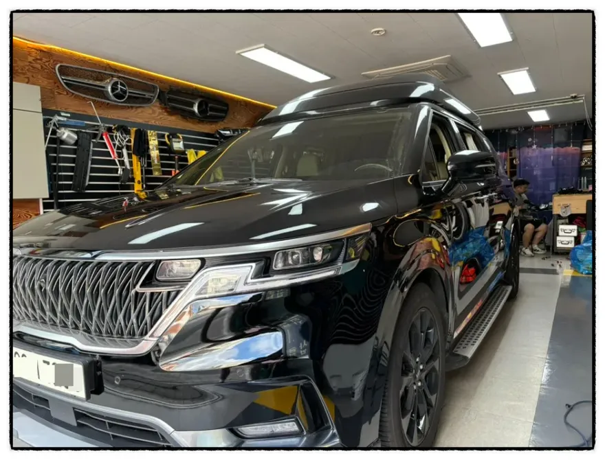 Kia Carnival KA4のカーラッピング事例｜費用目安・仕上がり 施工写真 2-2