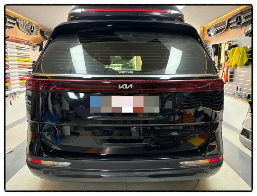 Kia Carnival KA4のカーラッピング事例｜費用目安・仕上がり 施工写真 3-2