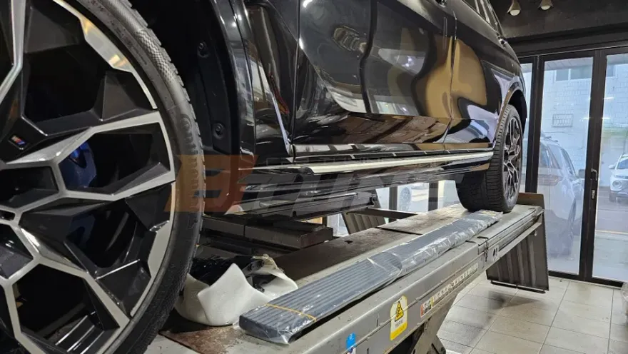 BMW X7 body kit - BMW X7 Body Kit Installation Review photo 4