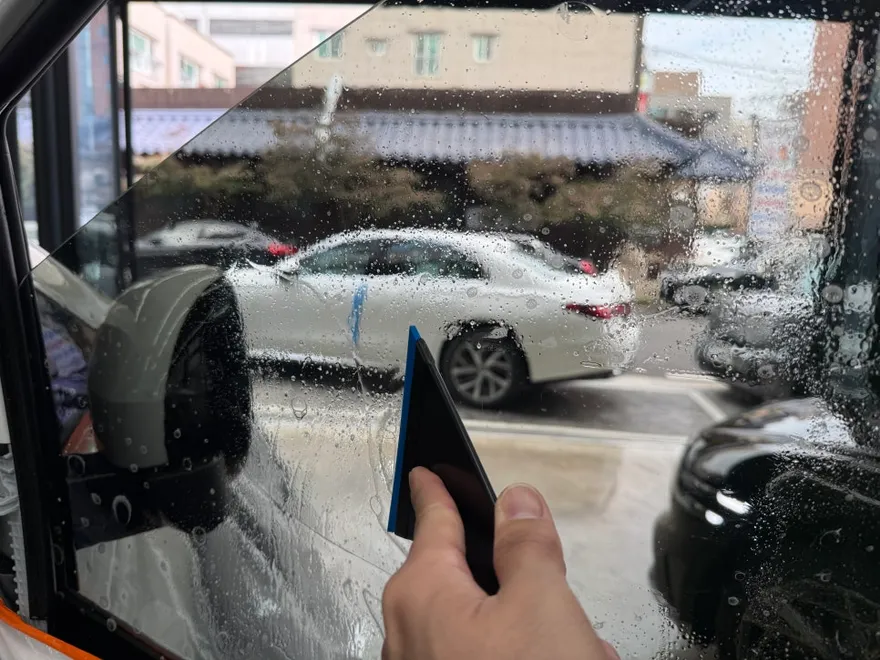 Hyundai Stariaのカーフィルム施工事例｜費用目安・仕上がり 施工写真 3-3