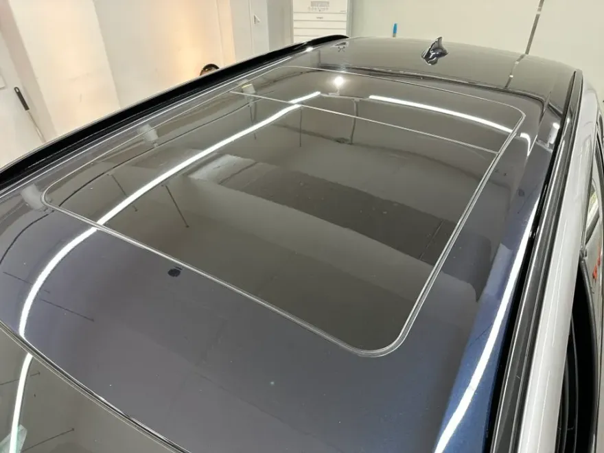 BMW X5のPPF施工事例｜サンルーフの熱線遮断効果 施工写真 1-2