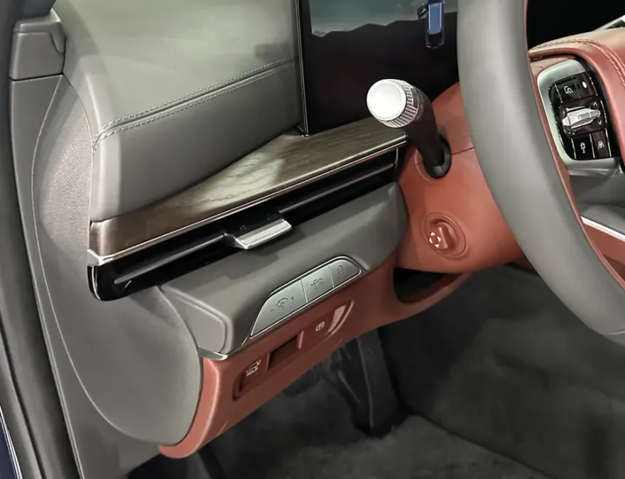 Genesis GV80 ambient lighting - Genesis GV80 Ambient Lighting Review — Brighter Interior photo 3
