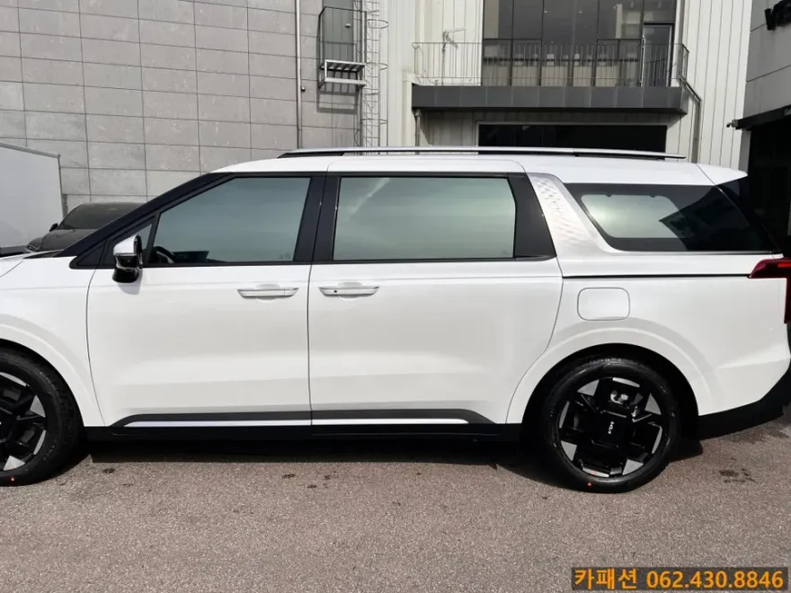 Kia Carnival KA4のカーフィルム施工事例｜断熱・UVカット効果 施工写真 3-3