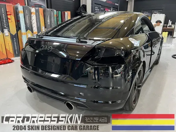 Audi TTのカーラッピング事例｜3Mサテンサンダークラウド 施工写真 1-2