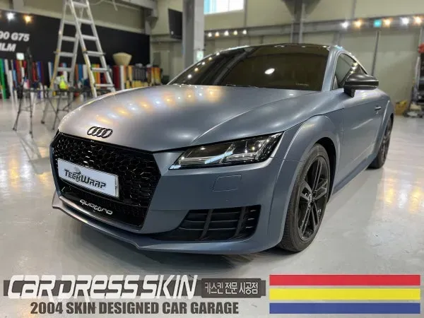 Audi TTのカーラッピング事例｜3Mサテンサンダークラウド 施工写真 3-2