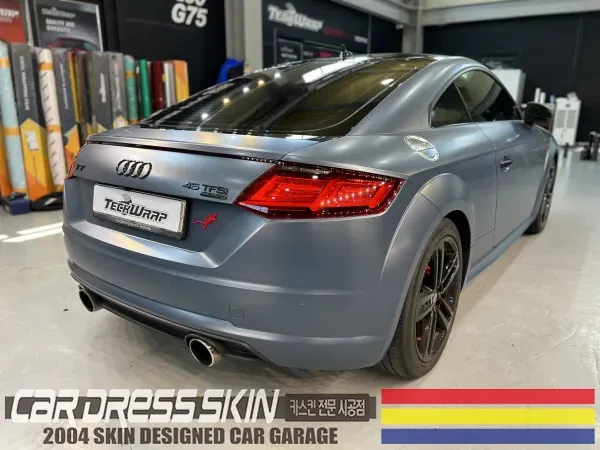 Audi TTのカーラッピング事例｜3Mサテンサンダークラウド 施工写真 1-3