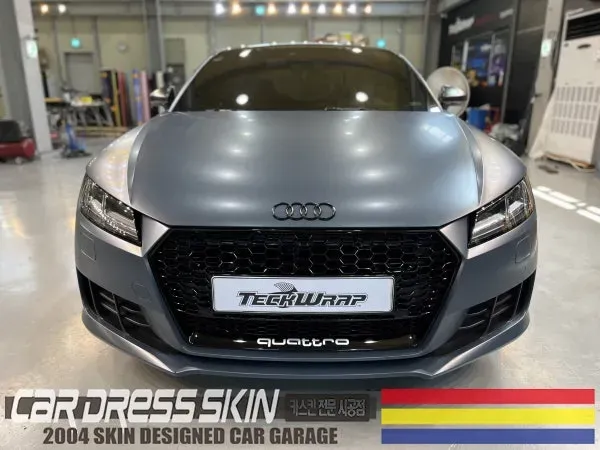 Audi TTのカーラッピング事例｜3Mサテンサンダークラウド 施工写真 2-3