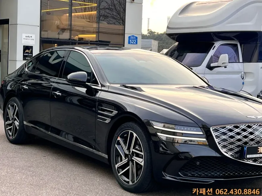 Genesis G80のカーフィルム施工事例｜断熱・UVカット効果 施工写真 1-1