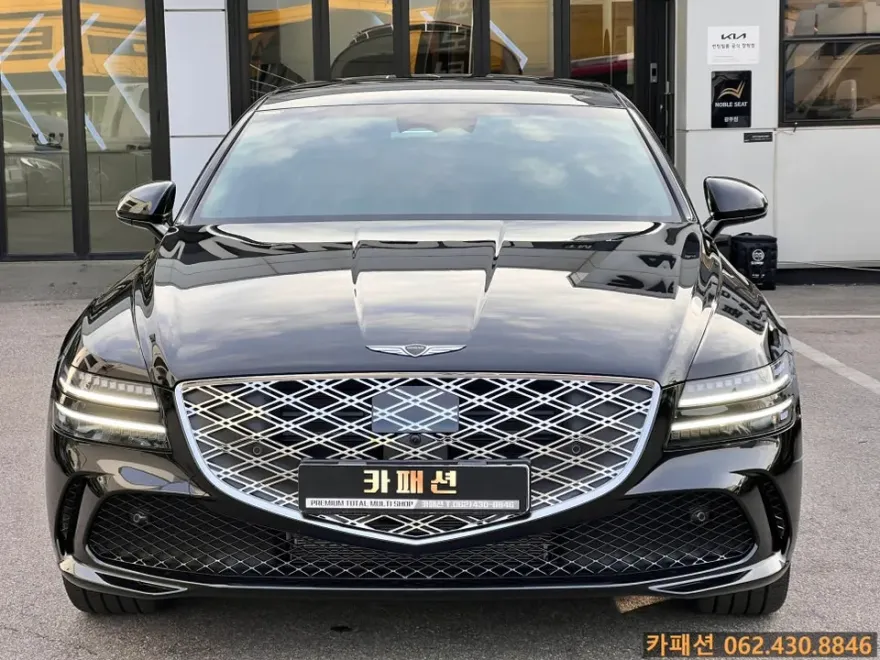 Genesis G80のカーフィルム施工事例｜断熱・UVカット効果 施工写真 1-3