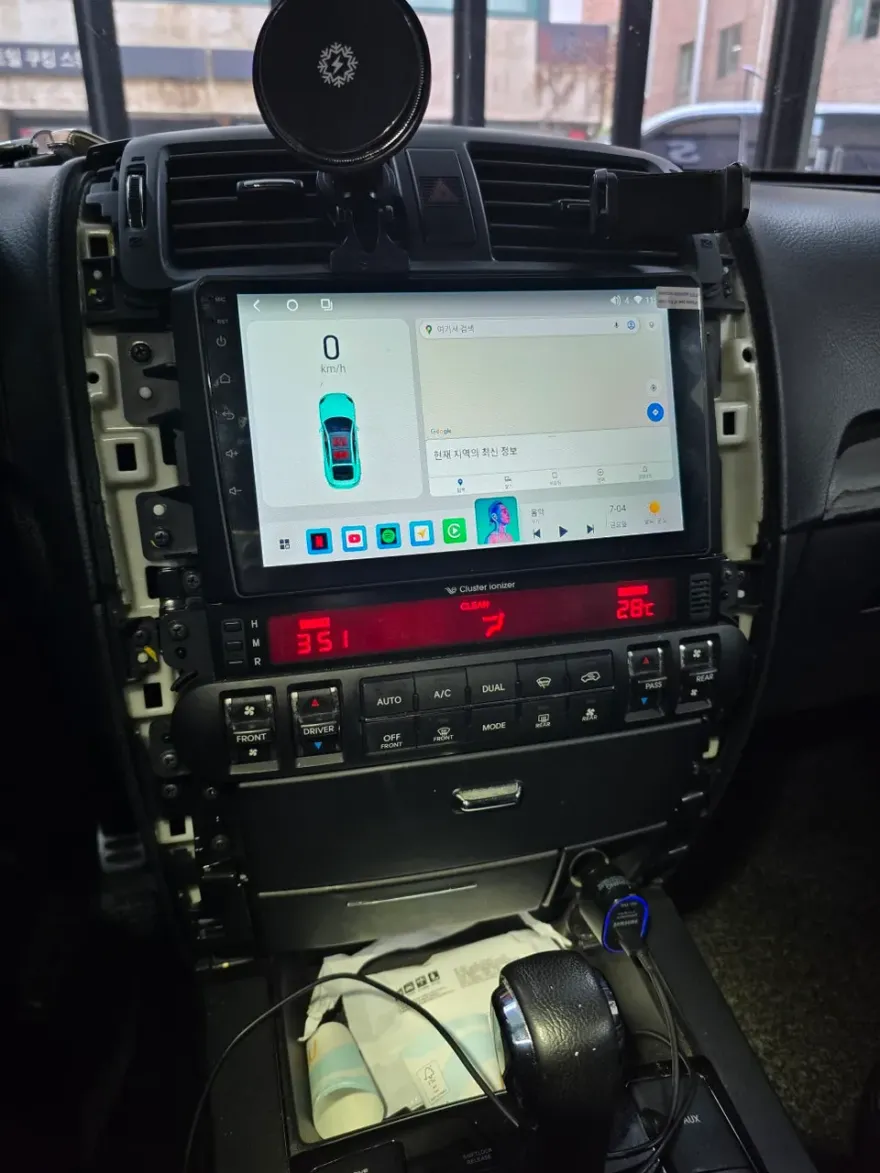 Kia MohaveのAndroid Auto・CarPlay取付事例 施工写真 2-2