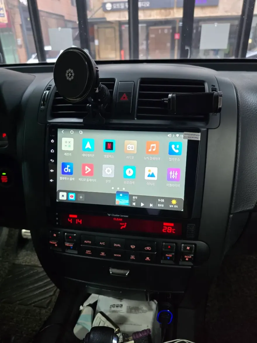 Kia MohaveのAndroid Auto・CarPlay取付事例 施工写真 1-3