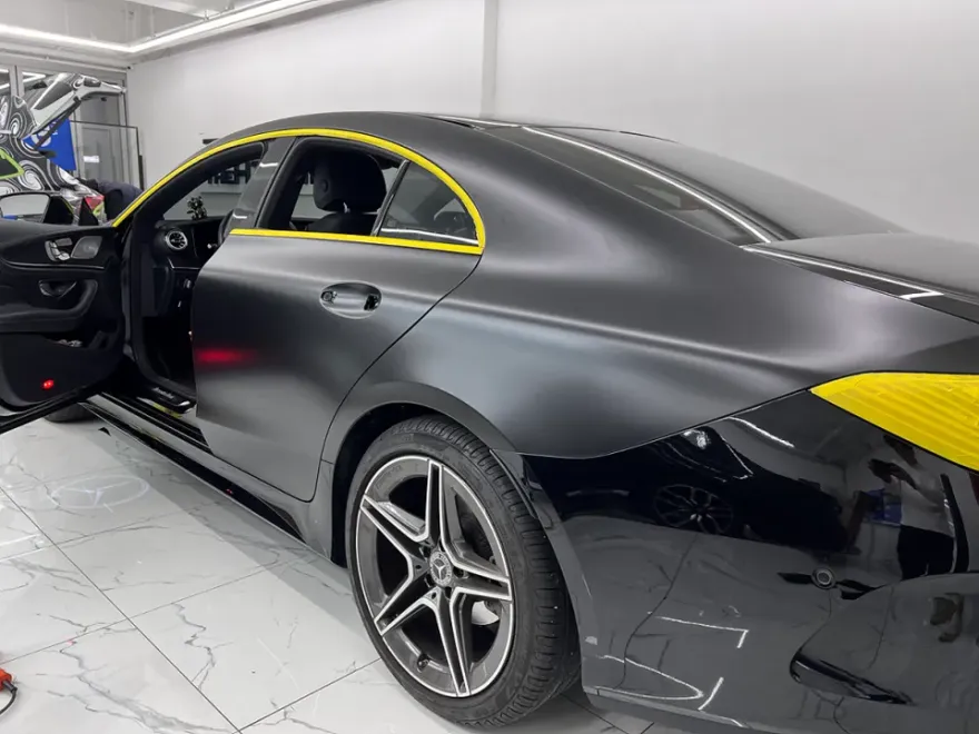 Mercedes-Benz CLSのサテンブラックラッピング事例 施工写真 4-1