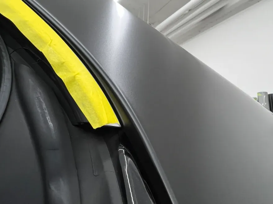 Mercedes-Benz CLSのサテンブラックラッピング事例 施工写真 4-2