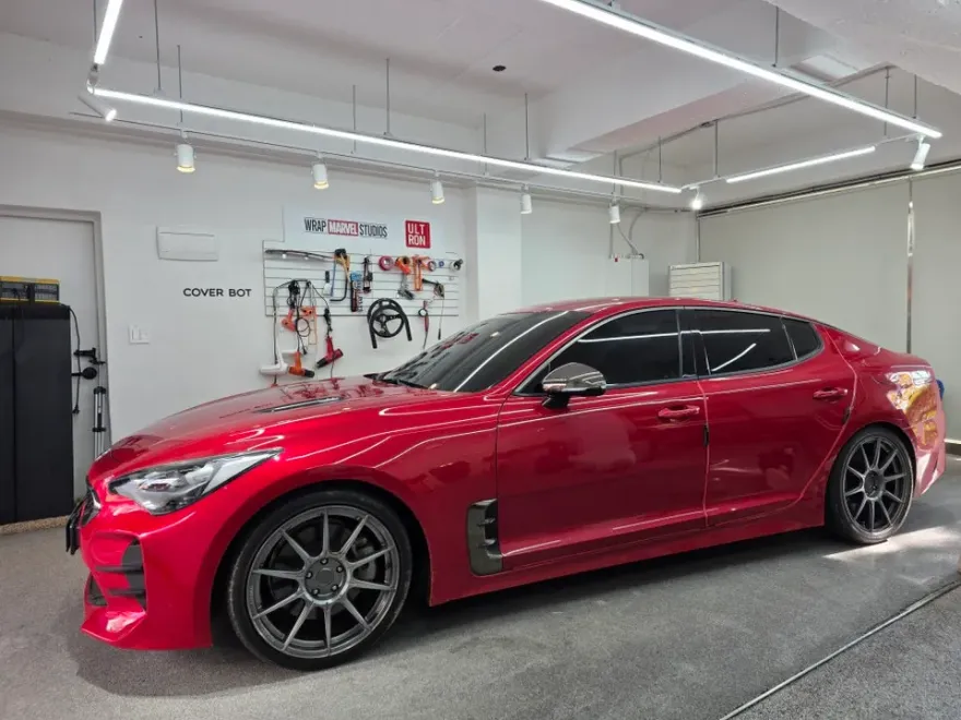 Kia Stingerのカーラッピング事例｜費用目安・仕上がり 施工写真 1-1