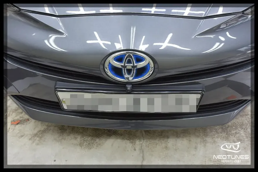 Toyota PriusのAndroid Auto・CarPlay取付事例 施工写真 3-2