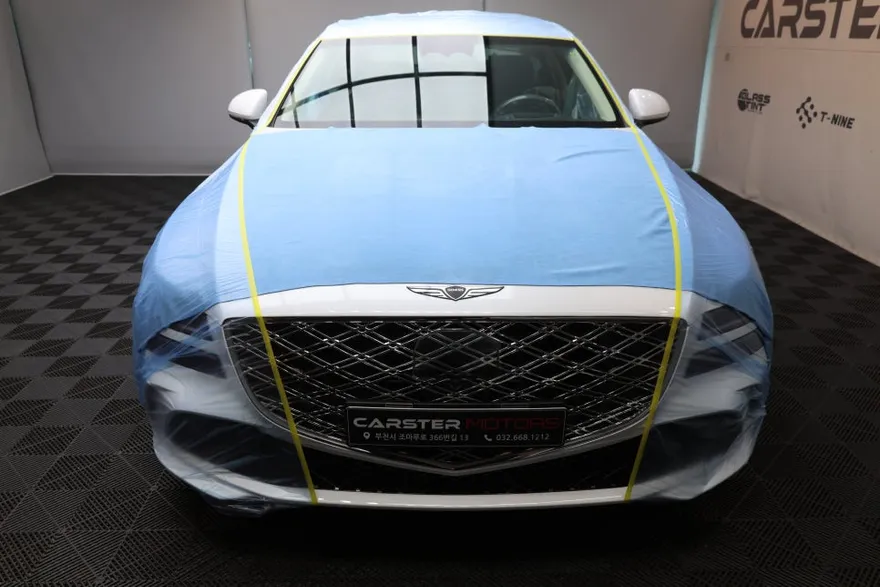 Genesis G80のカーフィルム施工事例｜断熱・スモーク 施工写真 1-3