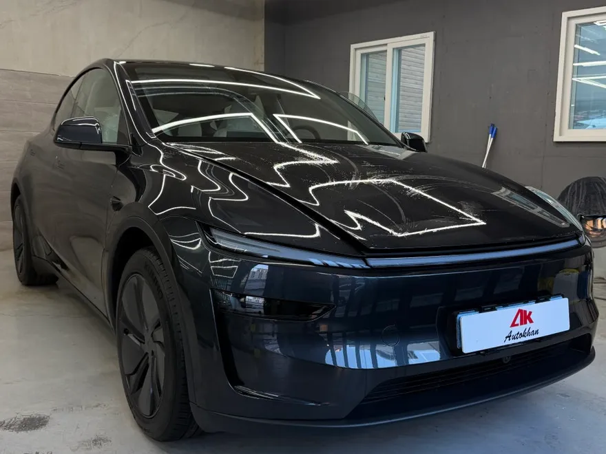 Tesla Model Yのカーフィルム施工事例：費用目安と仕上がり 施工写真 1-1
