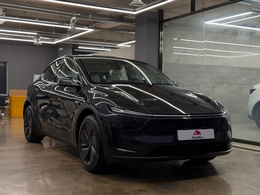 Tesla Model Yのカーフィルム施工事例：費用目安と仕上がり 施工写真 1-2