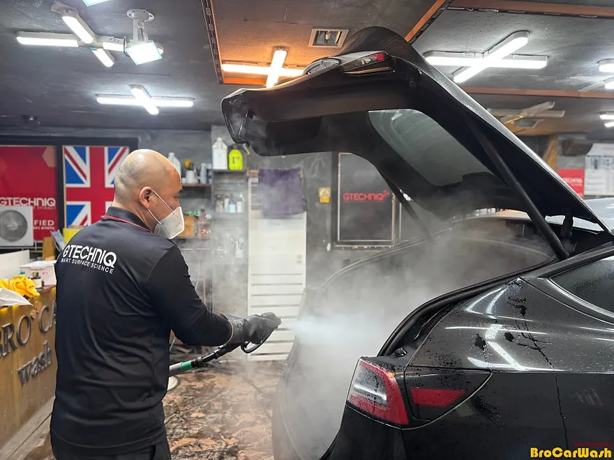 Tesla Teslaのガラスコーティング事例｜費用目安・仕上がり 施工写真 2-1