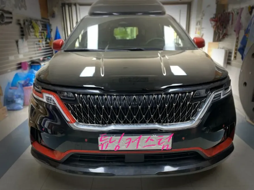 Kia All New Carnivalのカーラッピング事例｜費用目安・仕上がり 施工写真 2-1