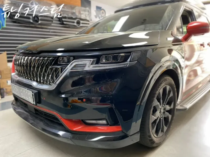 Kia All New Carnivalのカーラッピング事例｜費用目安・仕上がり 施工写真 1-2