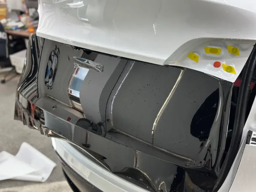 Tesla Model Y PPF施工事例|ブラックフィルムの仕上がり 施工写真 3-3