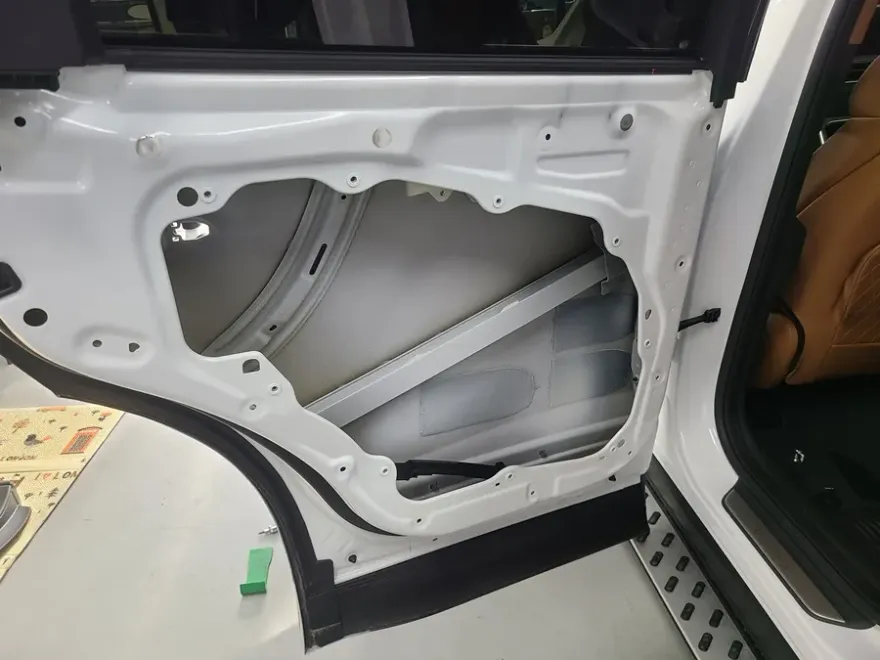 Genesis GV80 oem options - Genesis GV80 OEM Options Review: Soft Close Doors photo 4
