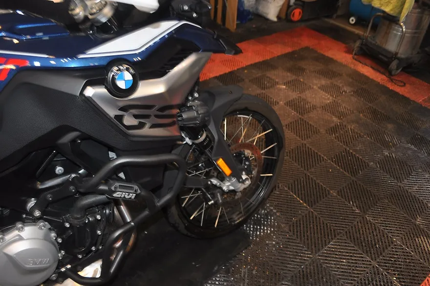 BMW GSのガラスコーティング事例｜費用目安と仕上がり 施工写真 3-3