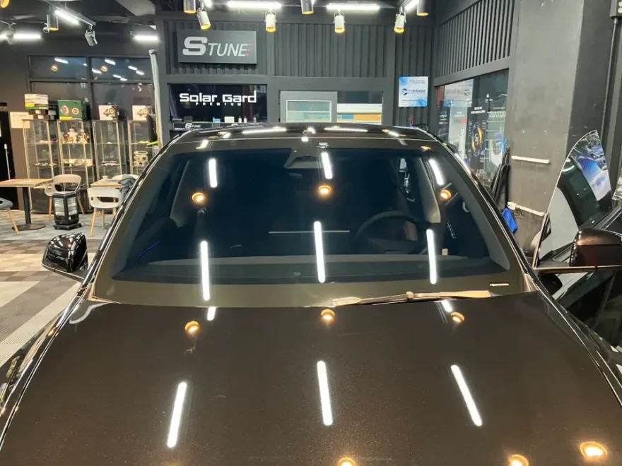 Tesla Model Yのカーフィルム施工事例｜費用目安・仕上がり 施工写真 1-1