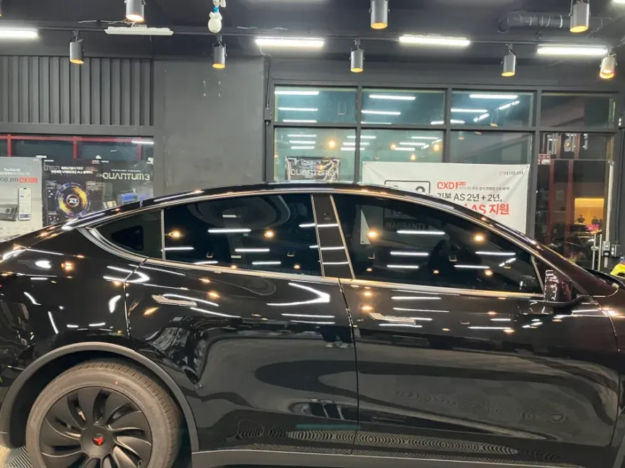 Tesla Model Yのカーフィルム施工事例｜費用目安・仕上がり 施工写真 3-1