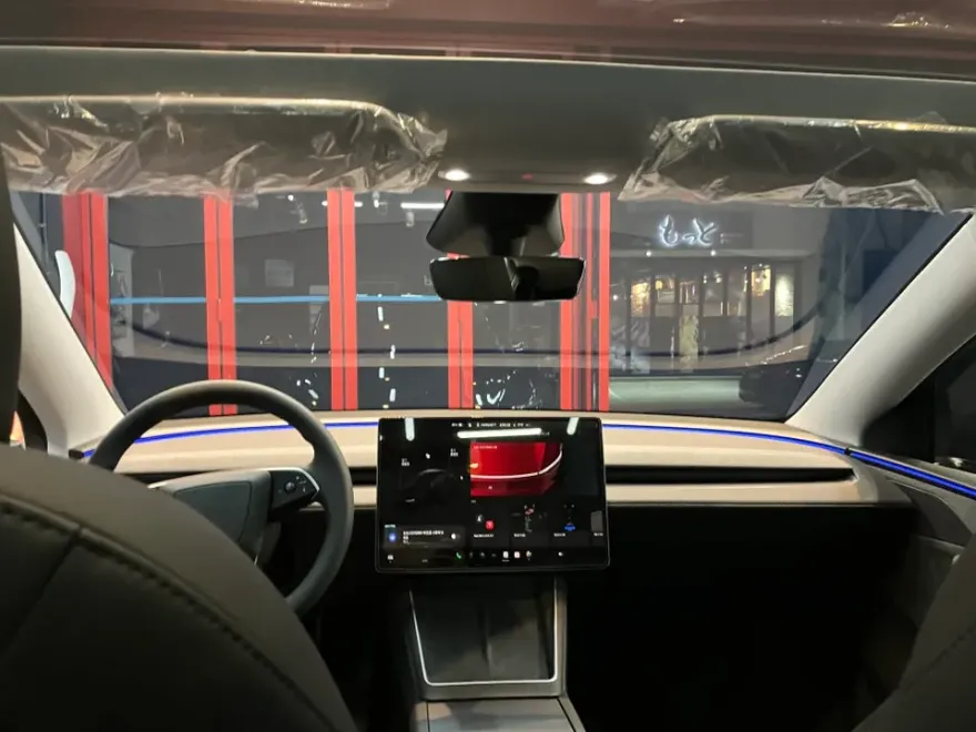 Tesla Model Yのカーフィルム施工事例｜費用目安・仕上がり 施工写真 3-2