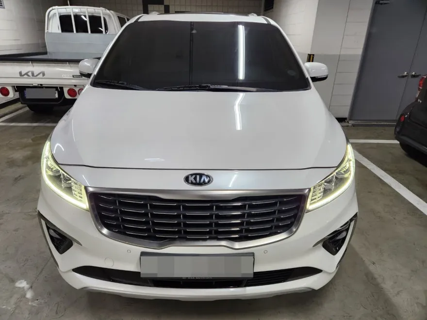 Kia All New Carnivalのカーフィルム施工事例｜費用目安・仕上がり 施工写真 1-1